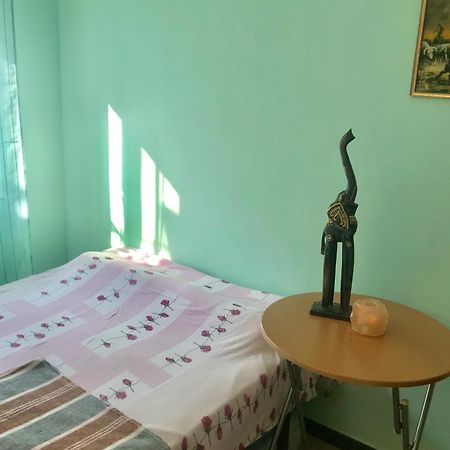 Habitaciones Compartidas En Un Apartamento 萨洛 外观 照片