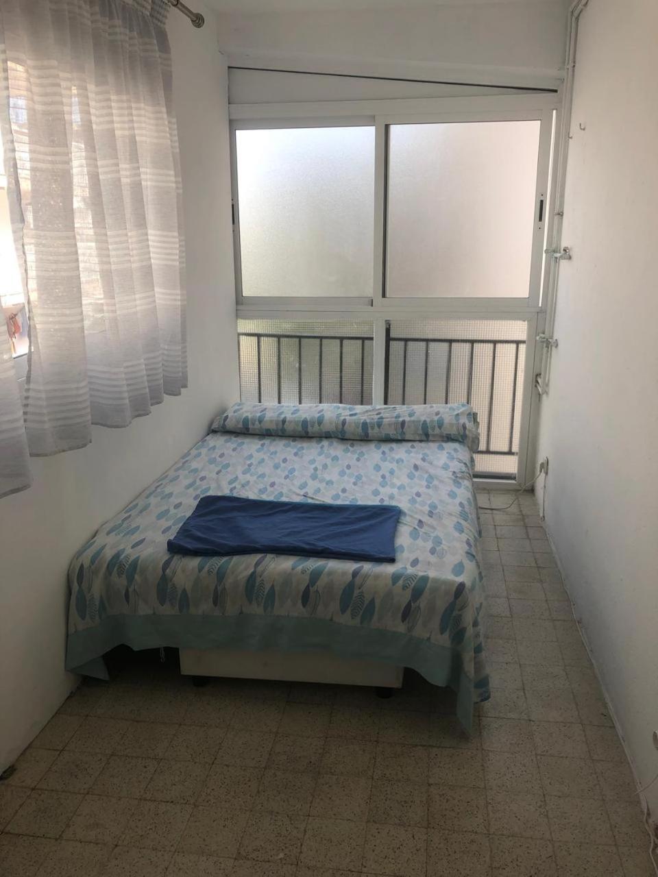Habitaciones Compartidas En Un Apartamento 萨洛 外观 照片