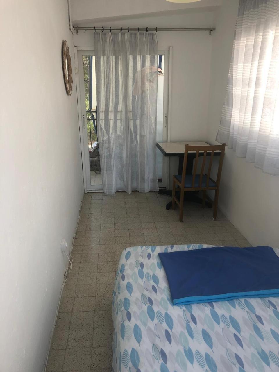 Habitaciones Compartidas En Un Apartamento 萨洛 外观 照片