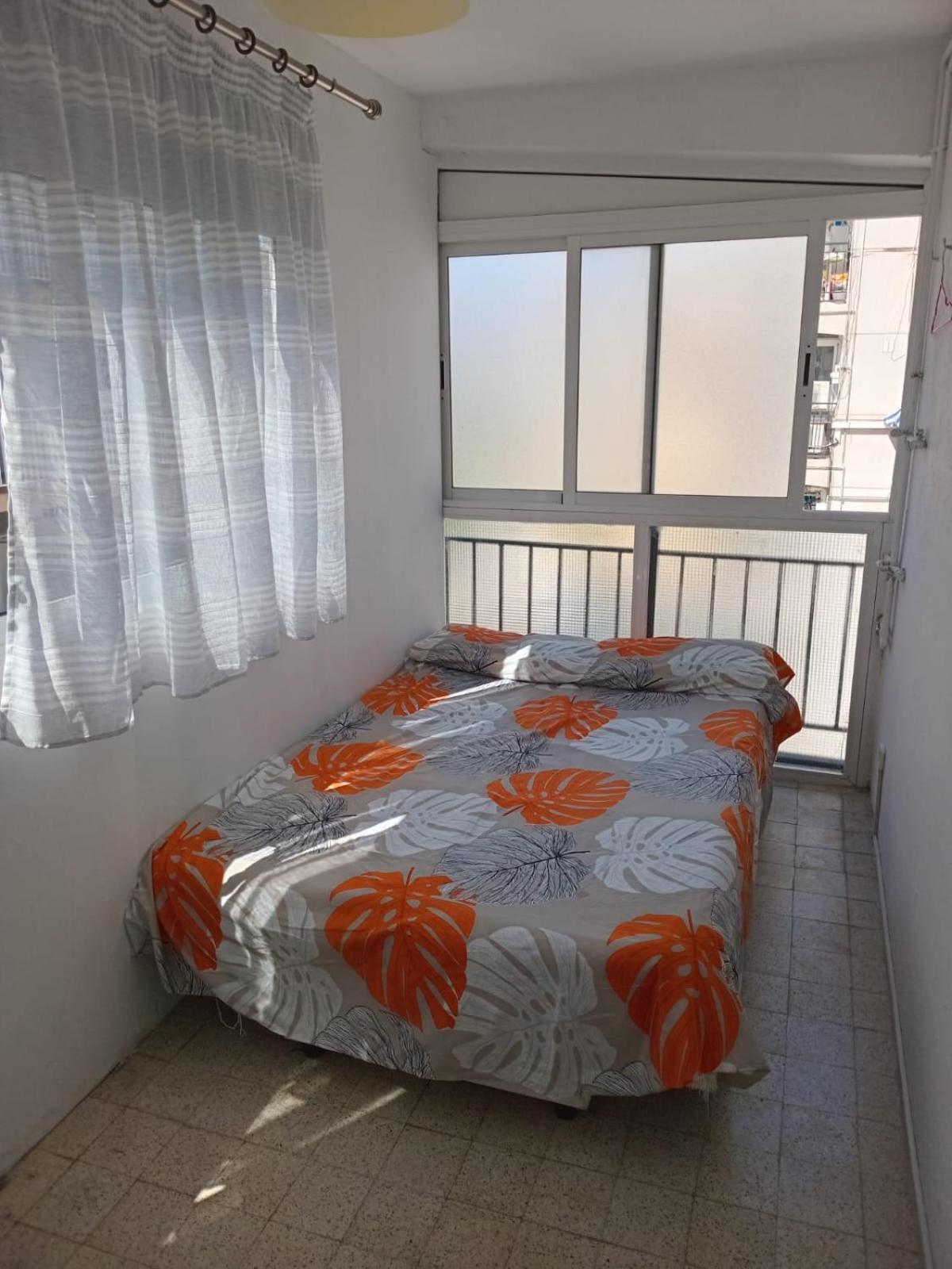 Habitaciones Compartidas En Un Apartamento 萨洛 外观 照片