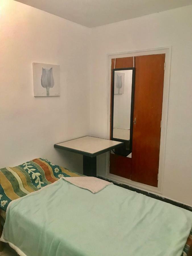 Habitaciones Compartidas En Un Apartamento 萨洛 外观 照片